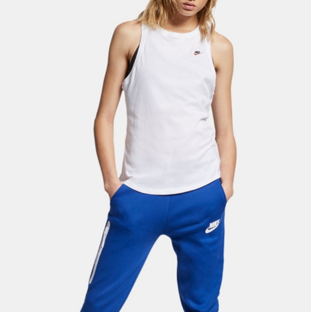 Nike women's Sportswear Cotton Racerback t…